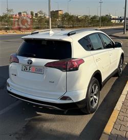 تۆیۆتا ڕاڤ 4